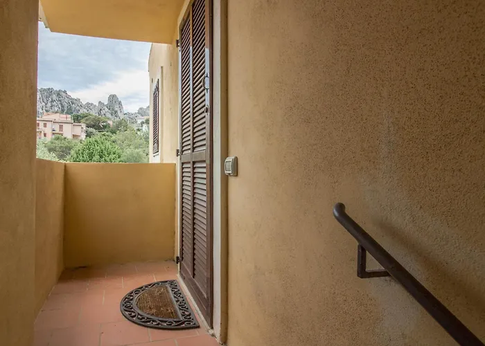 Guesthost - Comfy X3 With Terrace Lägenhet San Pantaleo